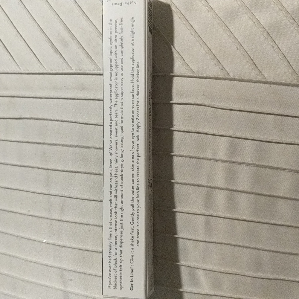 NWT black eyeliner - Picture 3 of 4